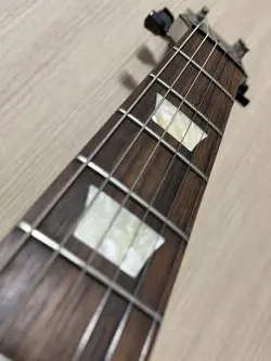 GIBSON LES PAUL WHITE WITH CASE