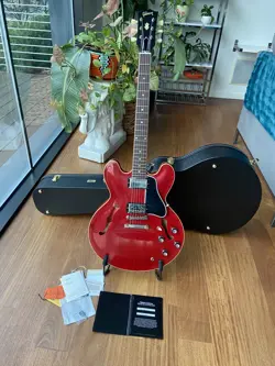 GIBSON '61 ES-335 REISSUE - SIXTIES CHERRY