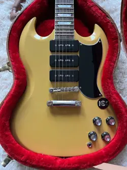 JR. SIGNATURE 2017