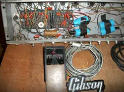 VINTAGE GUITAR AMP