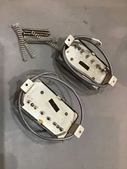 T-TOP NUMBERED EMBOSS