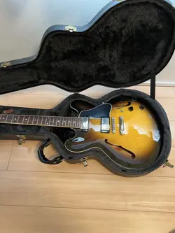 GIBSON ES335 2006 GOLD LABEL ELECTRIC GUITAR - USED, LIGHT WEAR, GREAT CONDITION