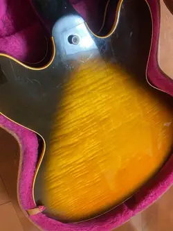 SEMI-ACOUSTIC GUITAR VINTAGE