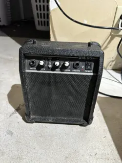 GIBSON GM-05 MAESTRO PRACTICE GUITAR AMPLIFIER AMP SPEAKER 8 WATT