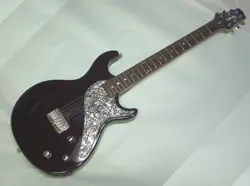 LINE6 VARIAX 500 MODELING GUITAR WITH FENDER, GIBSON, SITAR MODELS - USED