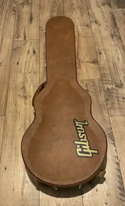 GIBSON MOLDED  HARD SHELL BROWN GUITAR CASE
