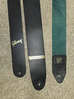 BALL GUITAR STRAP