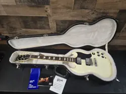 2013 GIBSON SG STANDARD ALPINE WHITE WITH OHSC