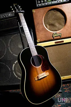 GIBSON J-45 2006