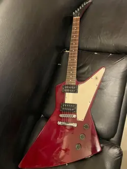 GIBSON EXPLORER ELECTRIC GUITAR USED W/ GIBSON HARD CASE