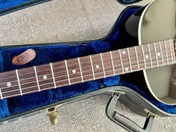 GUITAR GIBSON L00