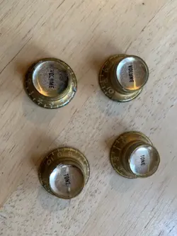 VINTAGE 1960'S GIBSON GOLD BONNET REFLECTOR SET OF 4 VOLUME AND TONE KNOBS