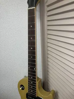 YELLOW 2016