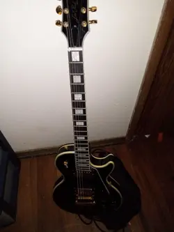 A GIBSON GUITAR LES PAUL SIGNATURE VINTAGE GREAT CONDITION 