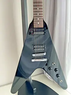 GIBSON 80S FLYING V GUITAR - EBONY WITH HARDSHELL CASE 80