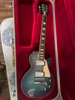 GIBSON LES PAUL GUITAR