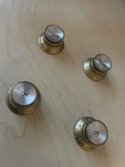 GIBSON 90S REFLECTOR KNOBS SET OF 4 - GOLD WITH CHROME INSERTS