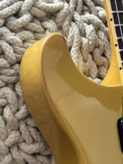 GIBSON YELLOW DC ELECTRIC PAUL LES GUITAR TV SPECIAL 1996