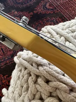 GIBSON YELLOW