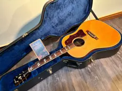 ACOUSTIC GIBSON COUNTRY & WESTERN 2005 MADE IN USA S/N 03425050 WITH HARD CASE