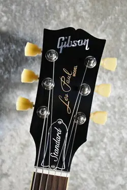 GIBSON 2ND ITEM LES PAUL STANDARD '50S HERITAGE CHERRY SUNBURST 222830361 4.23KG