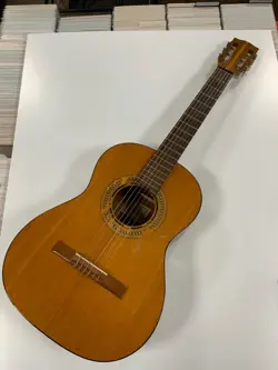 CLASSICAL GUITAR SN#905002