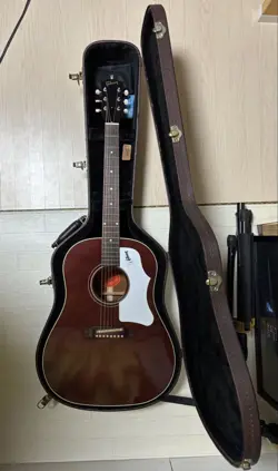 GIBSON J-45 1960S  WINE RED