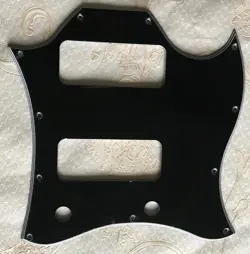 HOLES PICKGUARD PLY