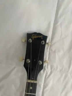 GIBSON TENOR GUITAR