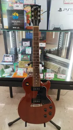 USED ELECTRIC GUTIAR