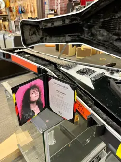 GIBSON CUSTOM SHOP KIRK HAMMETT 1979 FLYING V (EBONY) 