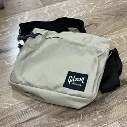LAST GIBSON SHOULDER BAG BEIGE