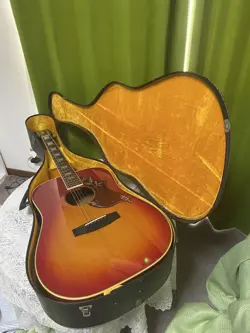 NEW YEAR BY GIBSON HUMMINGBIRD MAURICE WH ECO GOOD SOUND OUTPUT