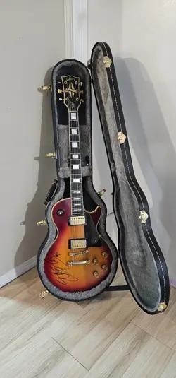 1974 GIBSON LES PAUL CUSTOM 20TH ANNIVERSARY GUNS N' ROSES SLASH AUTOGRAPHED
