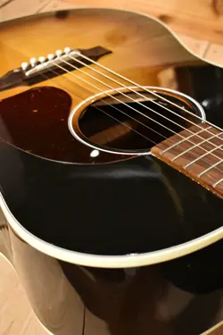 GIBSON J-45 STANDARD VS 2023, USED, IN GOOD PLAYING CONDITION SAFE DELIVERY FROM