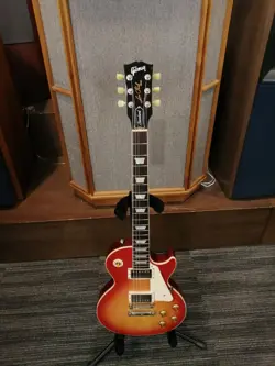 GIBSON LESPAUL STANDARD ELECTRIC GUITAR