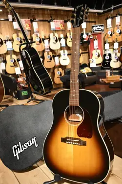 GIBSON J-45 STANDARD VS2023