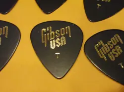 25 GIBSON USA GUITAR PICKS - EARLY 90'S - 351 TYPE IN BLACK - THIN .44 MM