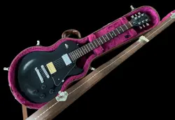 1986 GIBSON LES PAUL STUDIO BLACK.