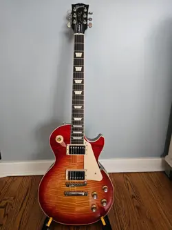 GIBSON LES PAUL STANDARD CHERRY SUNBURST
