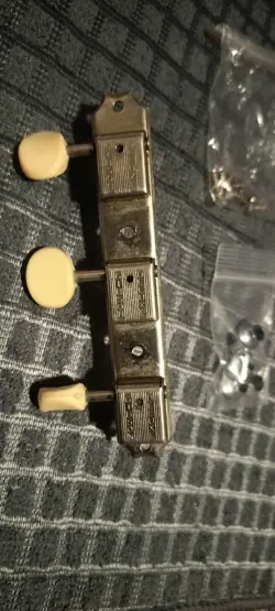 3L CLOSED BACK GIBSON DELUXE TUNERS