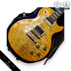 GIBSON GARY MOORE SIGNATURE LES PAUL STANDARD 2000 W/ SIGNED PICKGUARD  CASE