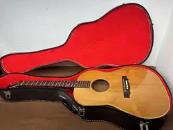 GIBSON B-25 VINTAGE GUITAR