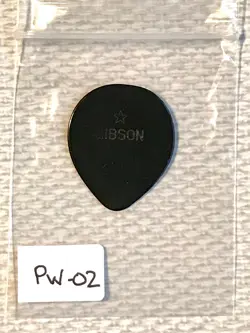 AN TIQUE VINTAGE MANDOLIN GUITAR PICK (GIBSON MED-THIN)