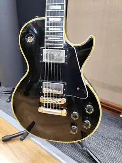 GUITAR 106077