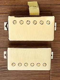 GIBSON CUSTOM SHOP 58 KORINA FLYING V CUSTOM BUCKER SET GOLD COVER
