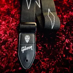 BENEFITS GUITAR STRAP
