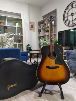 VINTAGE GIBSON ACOUSTIC J-45 DELUXE 1978