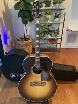 2023 GIBSON SJ-200 STUDIO WALNUT