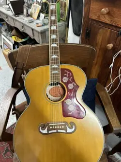 GUITAR AGED VINTAGE